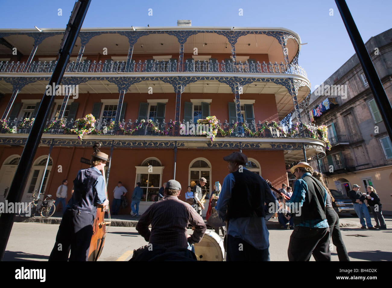 Jazz Band spielt auf der Street im French Quarter von New Orleans Louisiana Stockfoto