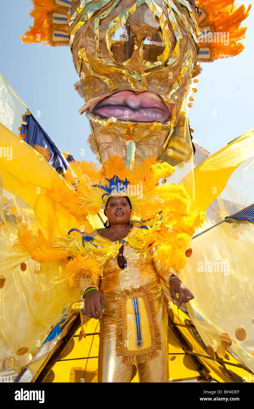 Frau im Kostüm für die Caribana Festival Parade, Toronto, Ontario Stockfoto