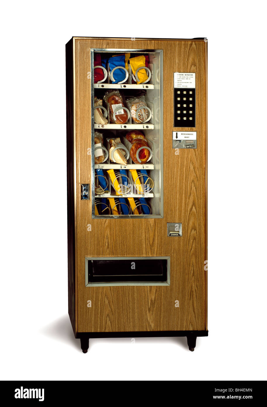 Alten Automaten auf weißem Hintergrund Stockfoto