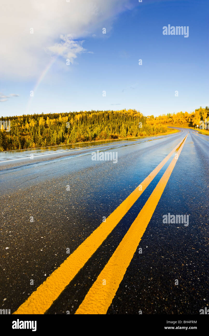 Regenbogen über George Parks Highway/Alaska Route 3, Alaska Stockfoto