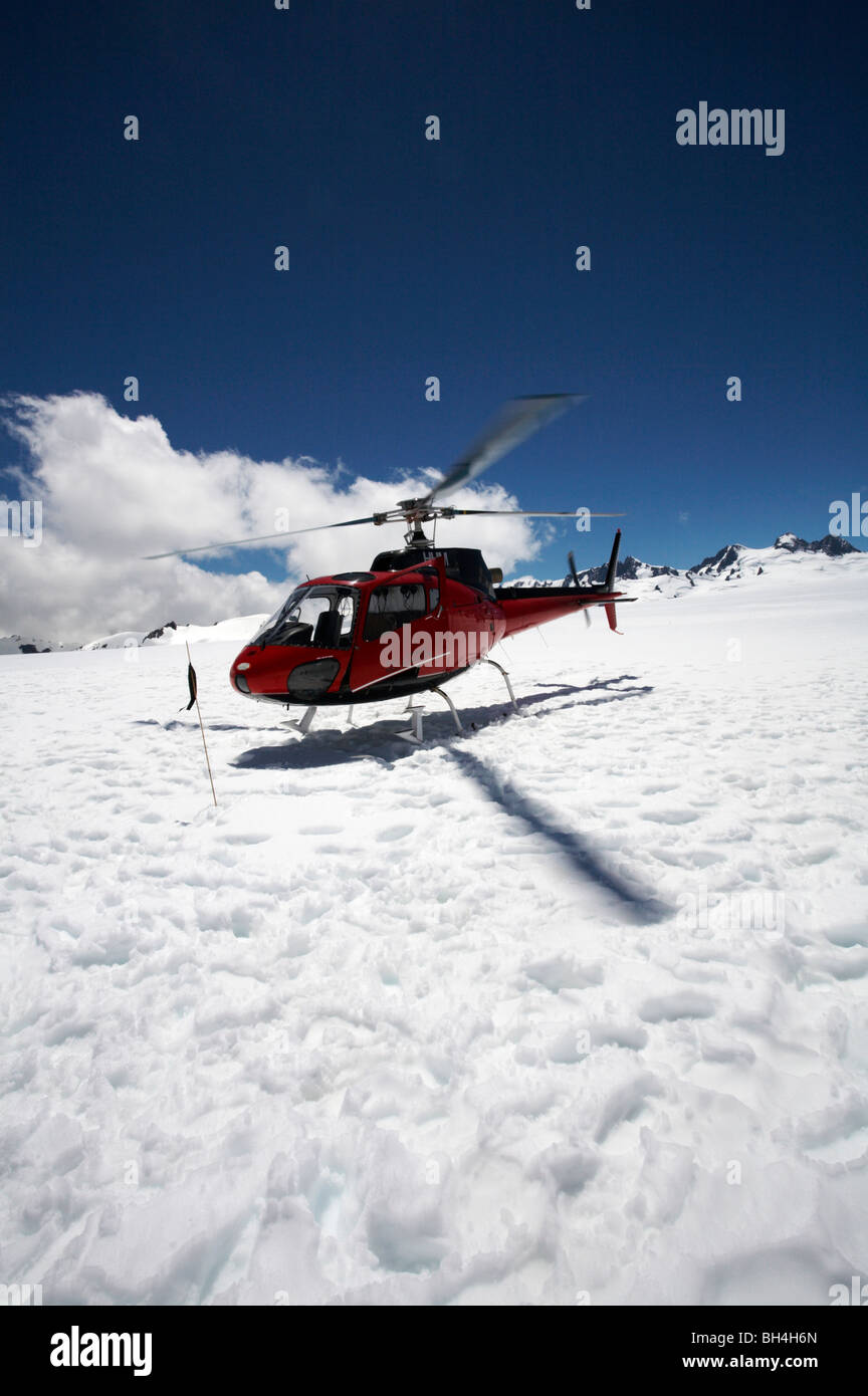 Hubschrauberlandeplatz auf dem Schnee während einer Grand Tour die Gletscher des Mts Cook und Tasmin zu erkunden. Stockfoto