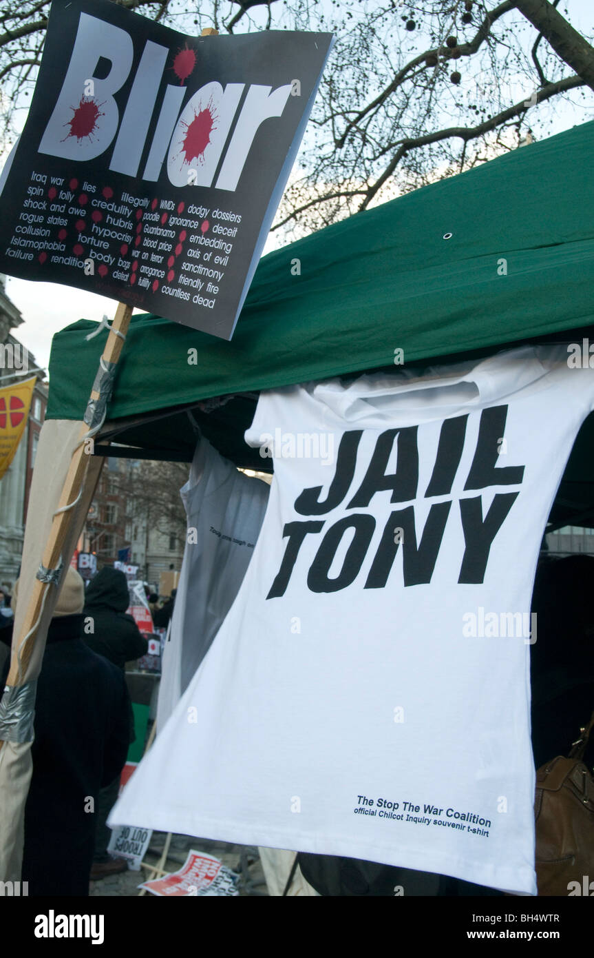 VEREINIGTES KÖNIGREICH. Anti-Irak Krieg Protest außerhalb QEII Konferenzzentrum, als Tony Blair Chilcott Anfrage Beweise gab. London, 29.1.10 Stockfoto