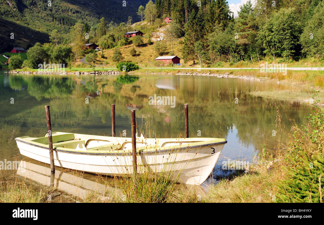 Kleines Boot in Norwegen Stockfoto
