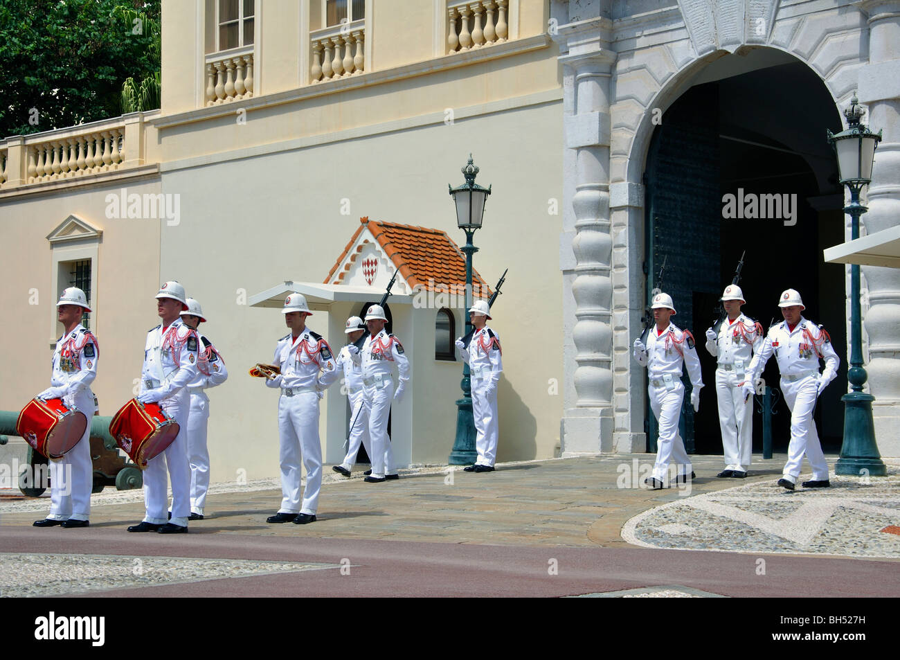 Änderung der Wachablösung vor dem königlichen Palast, Monaco Stockfoto