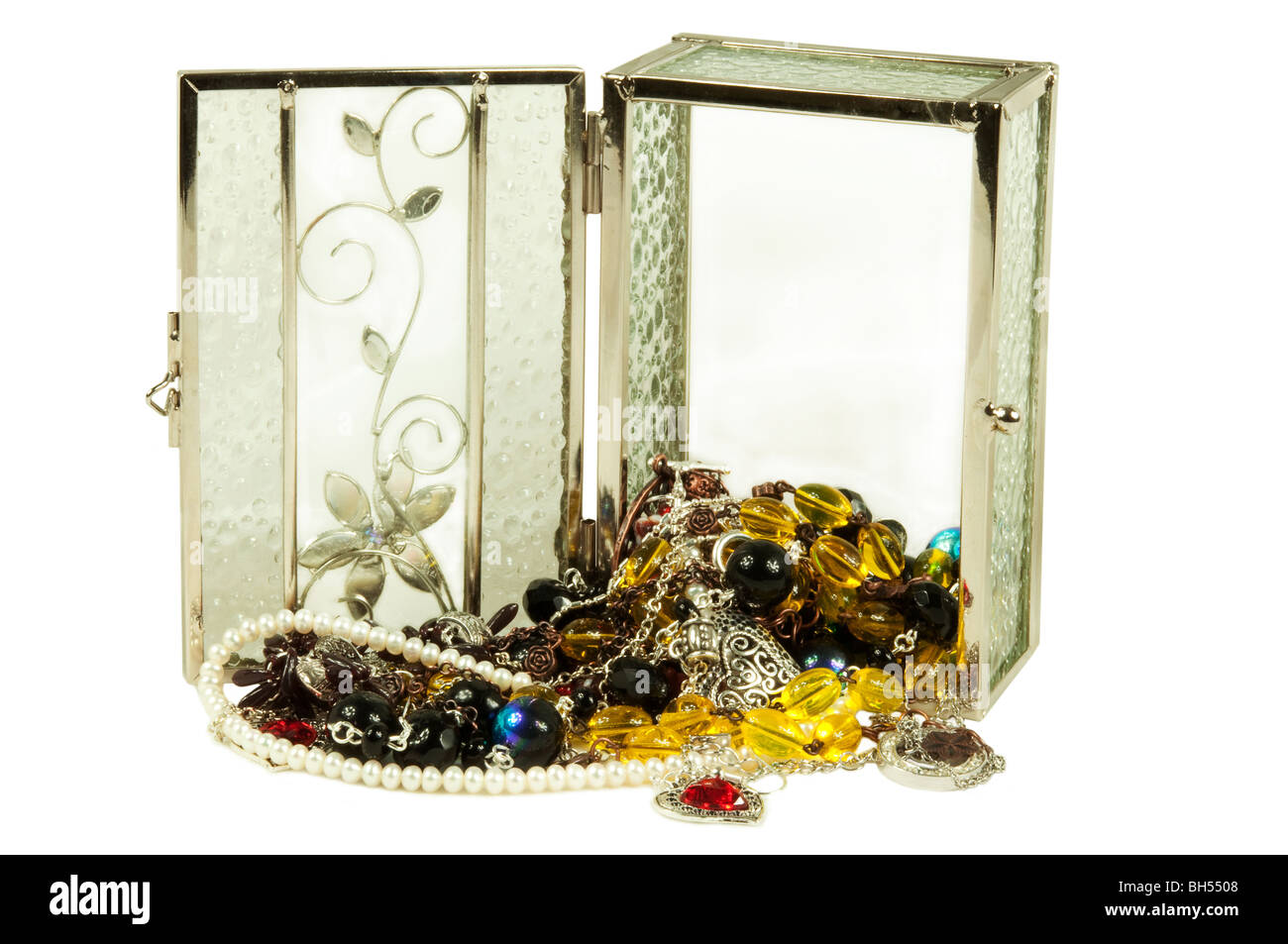 Schmuck legen über Schmuck-box Stockfoto