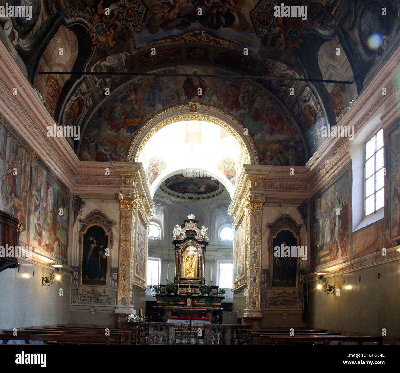 Innenraum des Chiesa di San Vigilio, Kirche von St. Vigil, Gandria Dorf Kirche, Lago di Lugano, Tessin Stockfoto