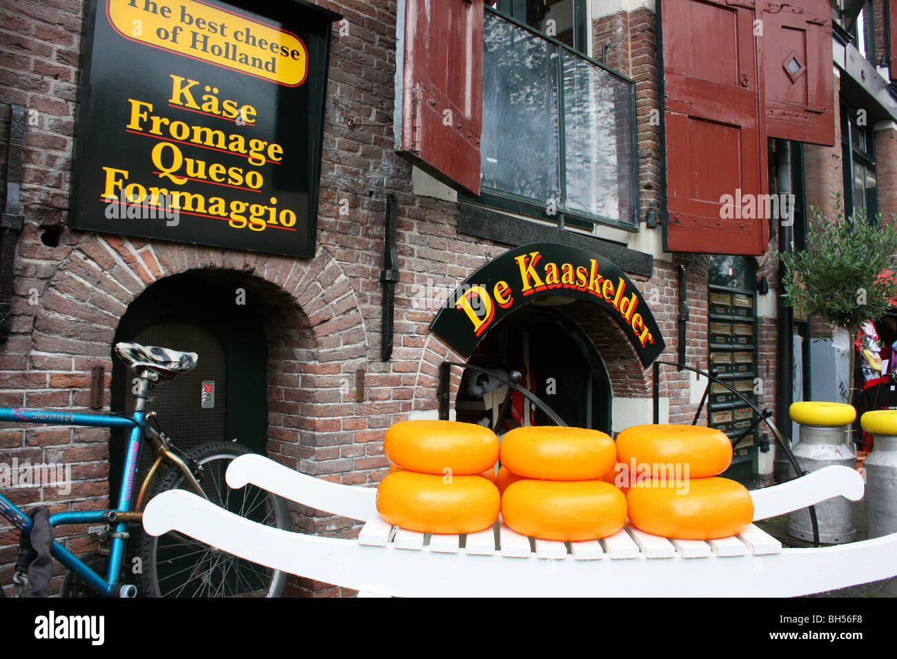 "De Kasskelder" Käse Keller Shop in Amsterdam, Niederlande Stockfoto