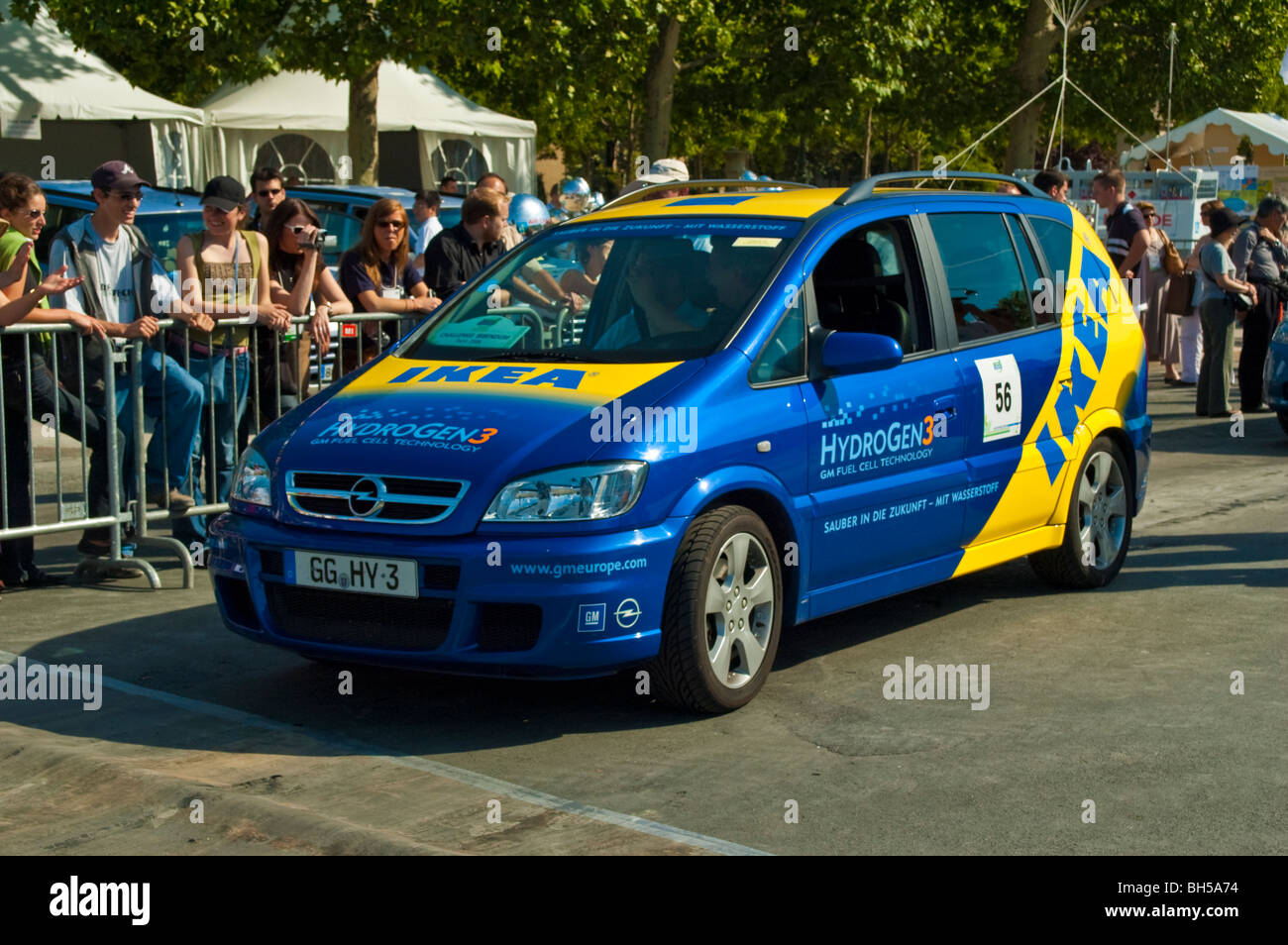 3 Opel Wasserstoff-Brennstoffzellen-Auto auf Michelin ChallengeBibendum 2006, Paris, Frankreich Stockfoto