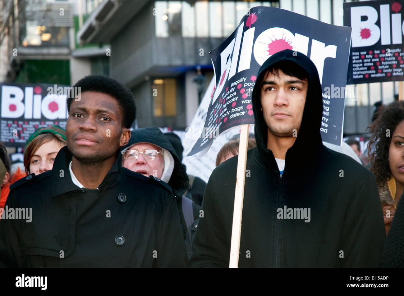 Hunderte versammelten Chilcot Anfrage an Tony Blairs Verhaftung wegen Kriegsverbrechen im Irak London 29.01.10 fordern Stockfoto