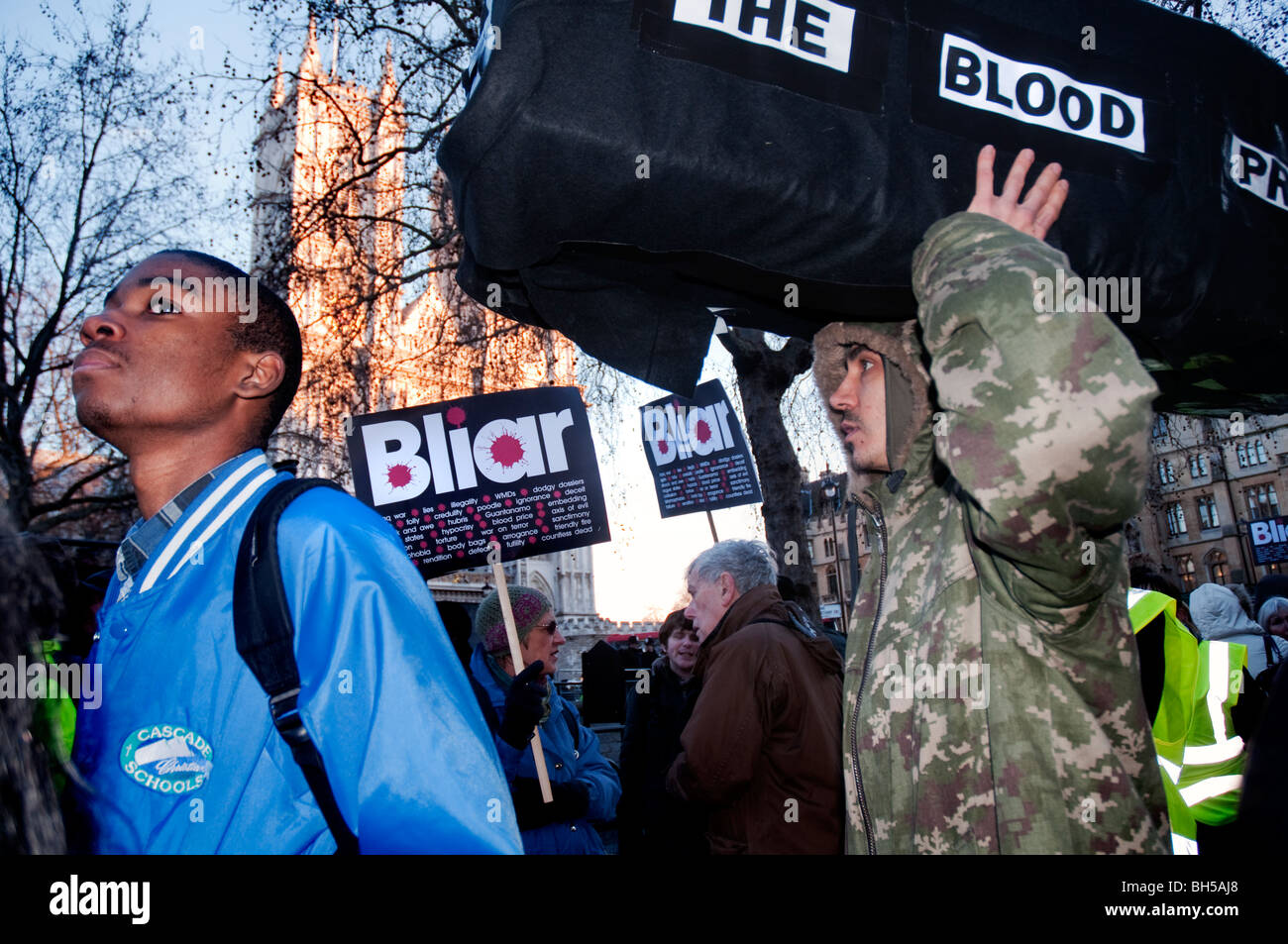 Hunderte versammelten Chilcot Anfrage an Tony Blairs Verhaftung wegen Kriegsverbrechen im Irak London 29.01.10 fordern Stockfoto