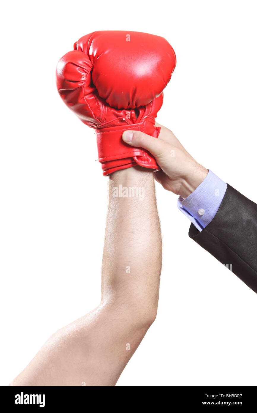 Unternehmer, die im Besitz einer Hand tragen Boxhandschuh Stockfoto
