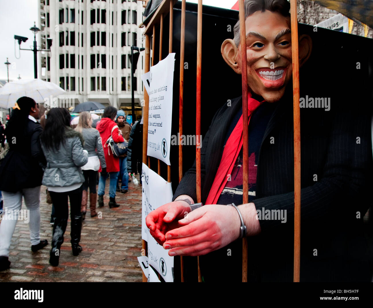 Hunderte versammelten Chilcot Anfrage an Tony Blairs Verhaftung wegen Kriegsverbrechen im Irak London 29.01.10 fordern Stockfoto