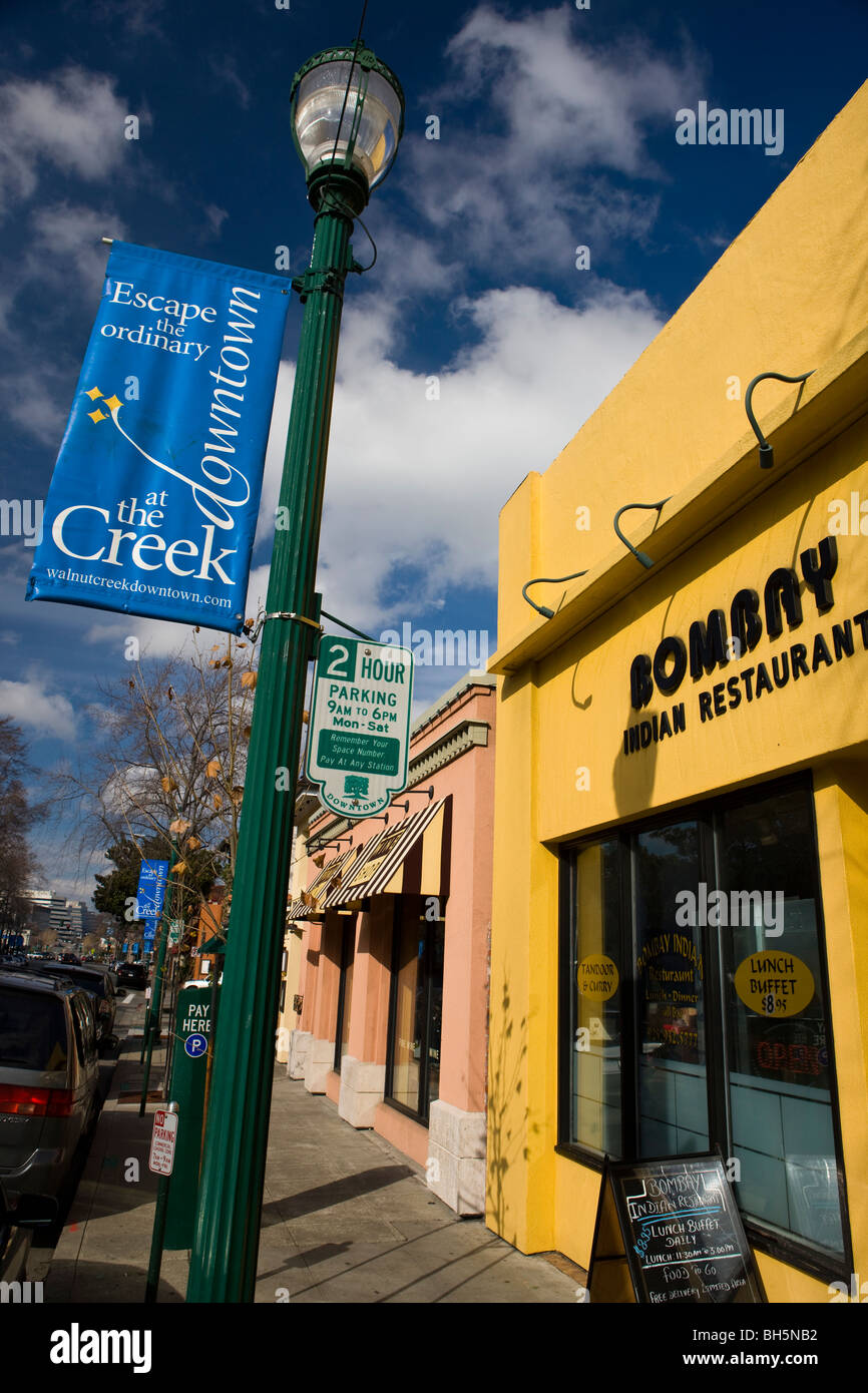 Die Geschäfte entlang der Main Street, Walnut Creek, Contra Costa County, Kalifornien, USA. Stockfoto