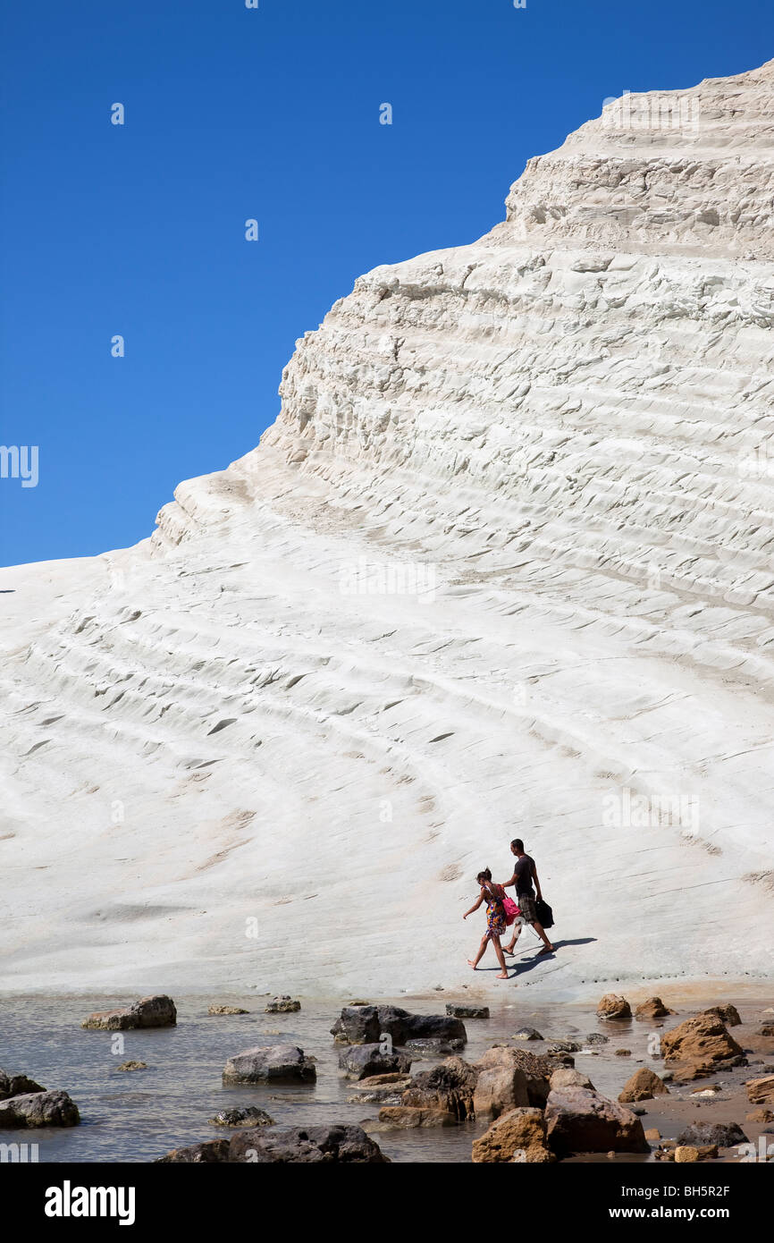 La Scala dei Turchi ist eine Art von Scoglifero Klippe, die über das Meer entlang der Küste von Realmonte in Sizilien erhebt. Stockfoto