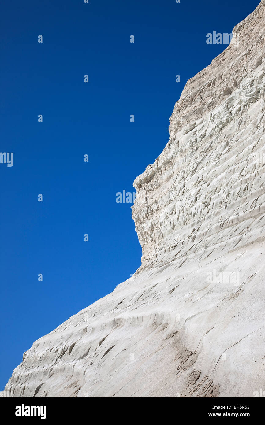 La Scala dei Turchi ist eine Art von Scoglifero Klippe, die über das Meer entlang der Küste von Realmonte in Sizilien erhebt. Stockfoto