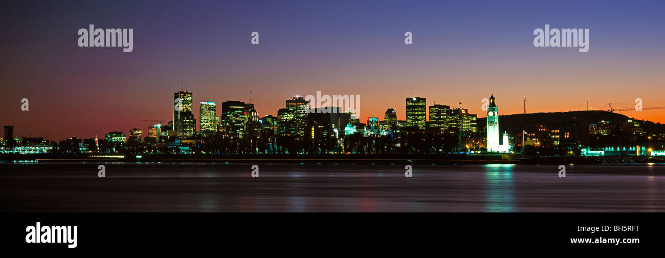 Panoramafoto von den Montreal Stadtbild und die Skyline in der Abenddämmerung, Quebec, Kanada Stockfoto