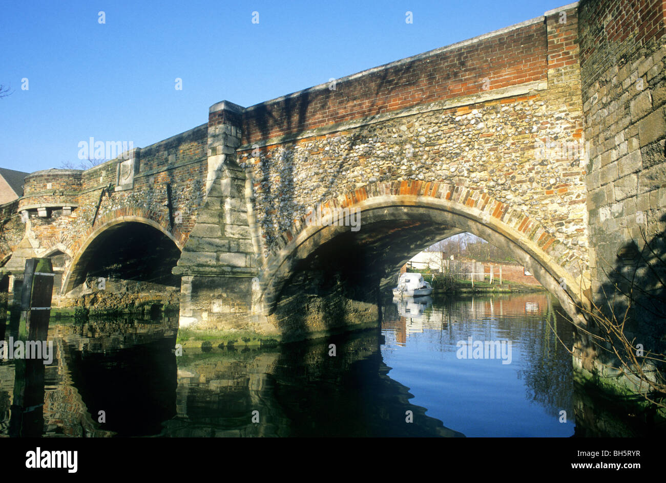 Norwich, des Bischofs Brücke, mittelalterlichen alte antike Stein Brücken Norfolk England UK Englisch Fluss Wensum East Anglia Stockfoto