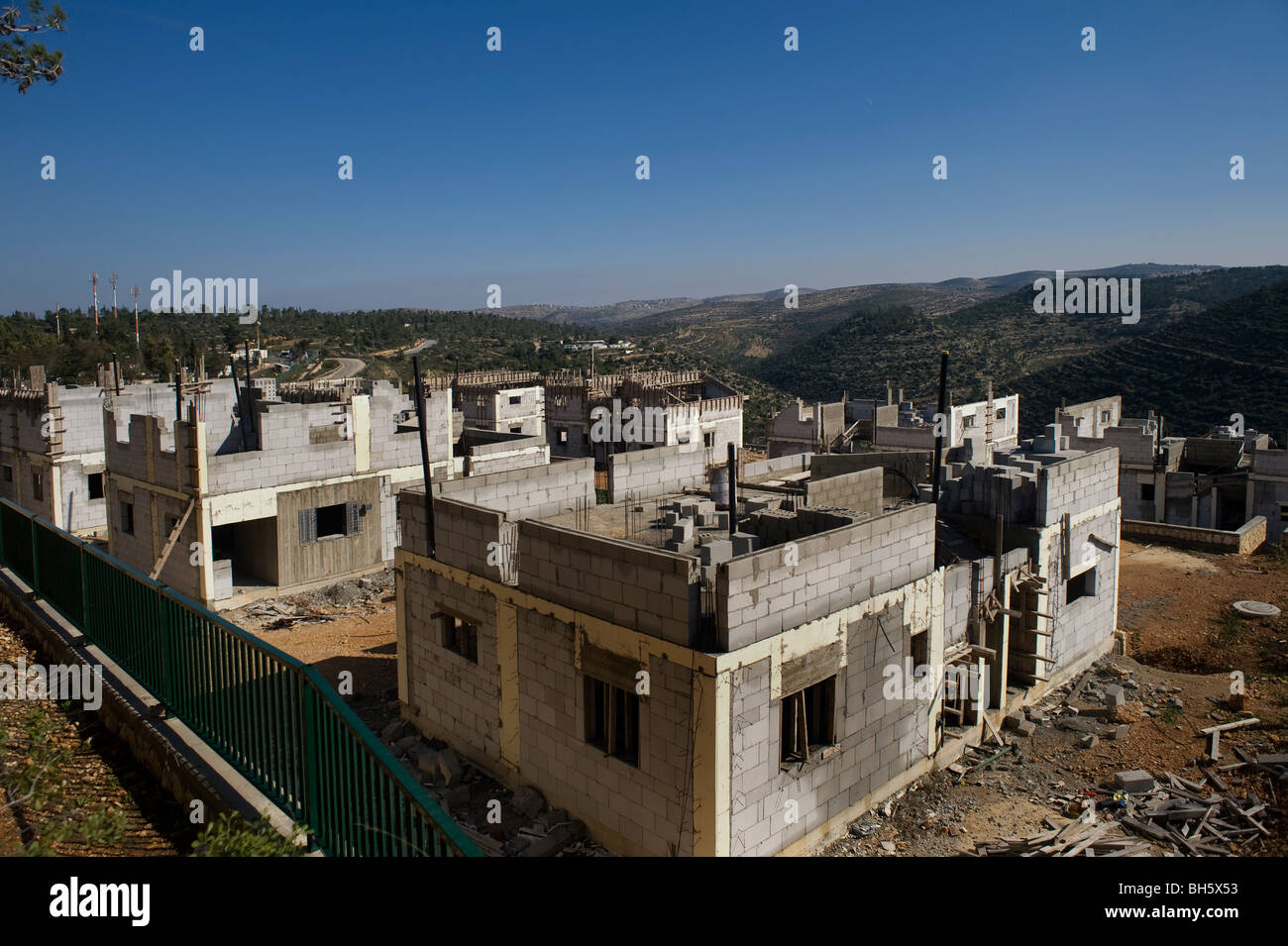 Eine Website von einem Neubaugebiet ist im Westjordanland jüdische Siedlung von Grossheirath in der Nähe von Ramallah Israel gesehen. Stockfoto