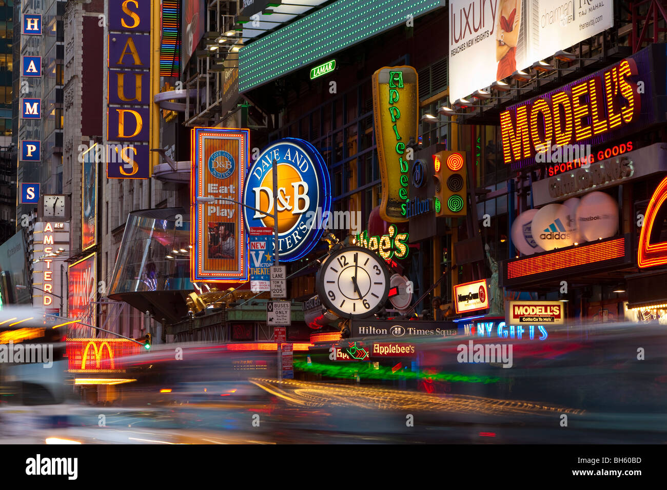 USA, New York City, Manhattan, Times Square, Neon lights of 42nd Street Stockfoto