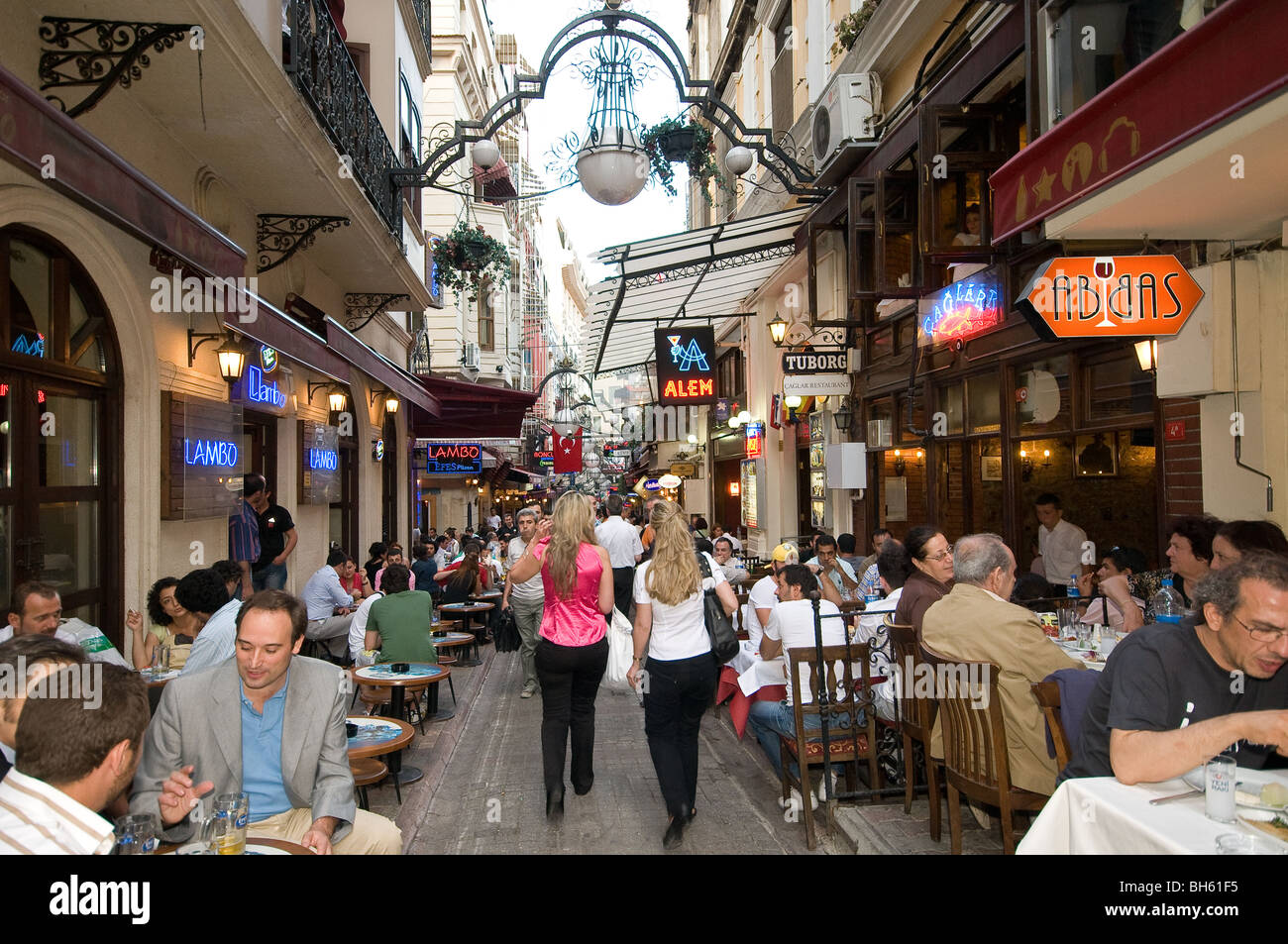 Restaurants im Nevizade Beyoglu-Istanbul-Türkei Stockfoto