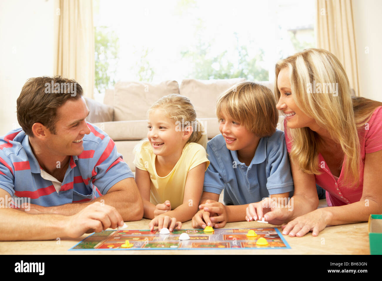 Familie Brettspiel zu Hause Stockfoto