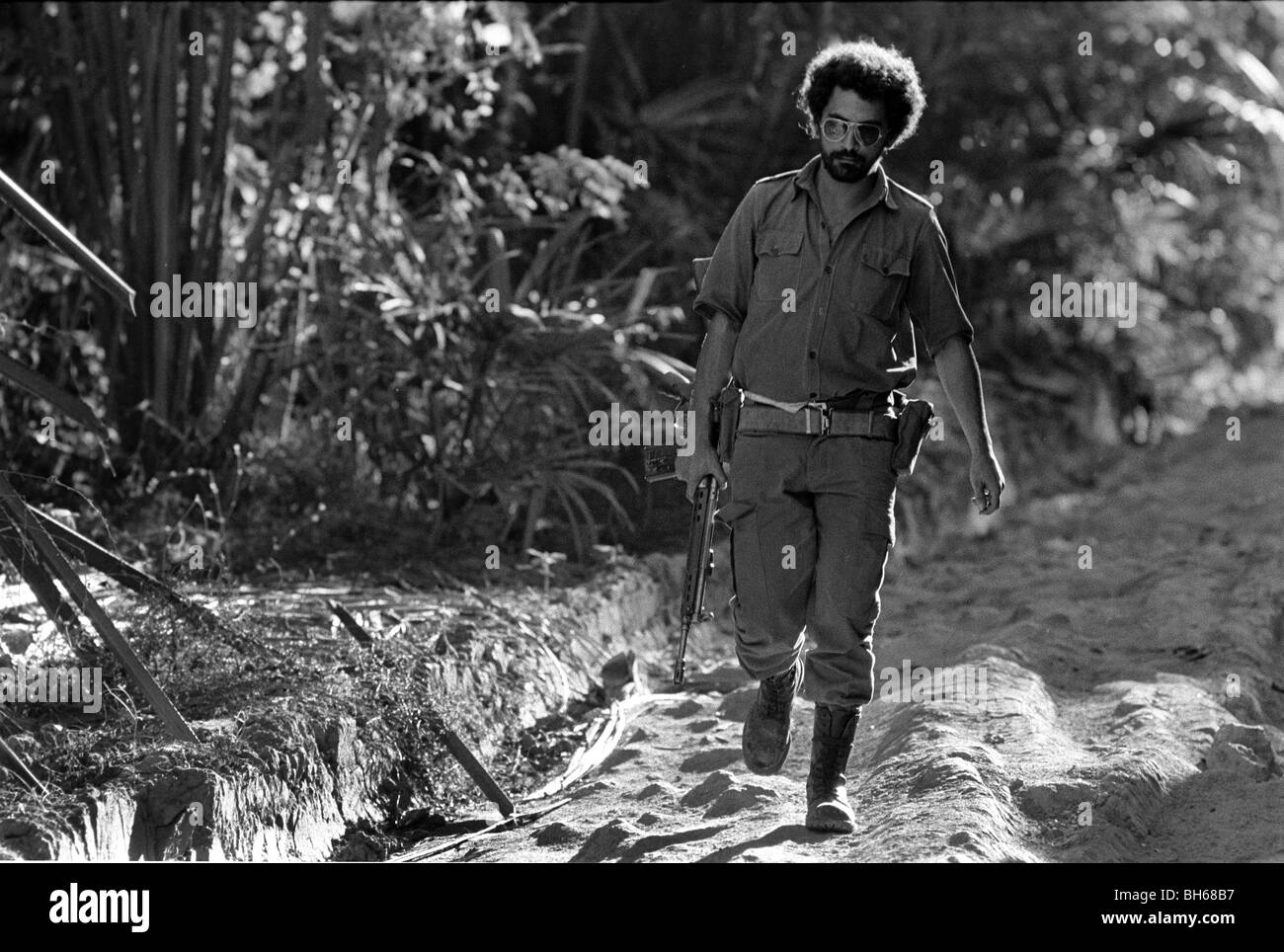 José Ramos-Horta in der Nähe von Batugade Osttimor nahe Grenze bei der indonesischen Truppen dringen 5. Oktober 1975 Stockfoto