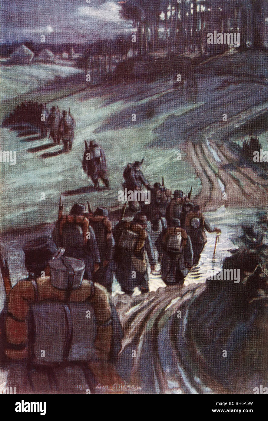 Truppen fording einen Fluss auf dem Weg in die Schützengräben während des ersten Weltkrieges. Stockfoto