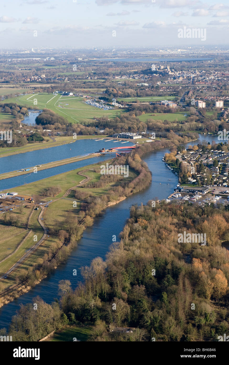LUFTAUFNAHME DER DORNEY SEEN RUDERN ZENTRUM FÜR ETON COLLEGE, WELCHES ALS EIN AUSTRAGUNGSORT DER OLYMPISCHEN SPIELE IM JAHR 2012 VERWENDET WERDEN SOLL. Stockfoto