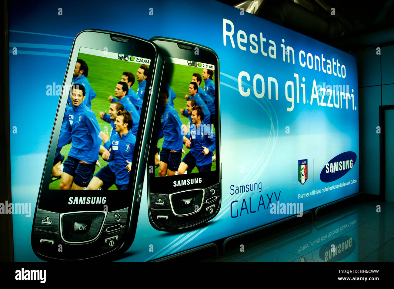 Handy-Handy-Fußball Fußball Samsung Flughafen Rom Italien Telefon Stockfoto