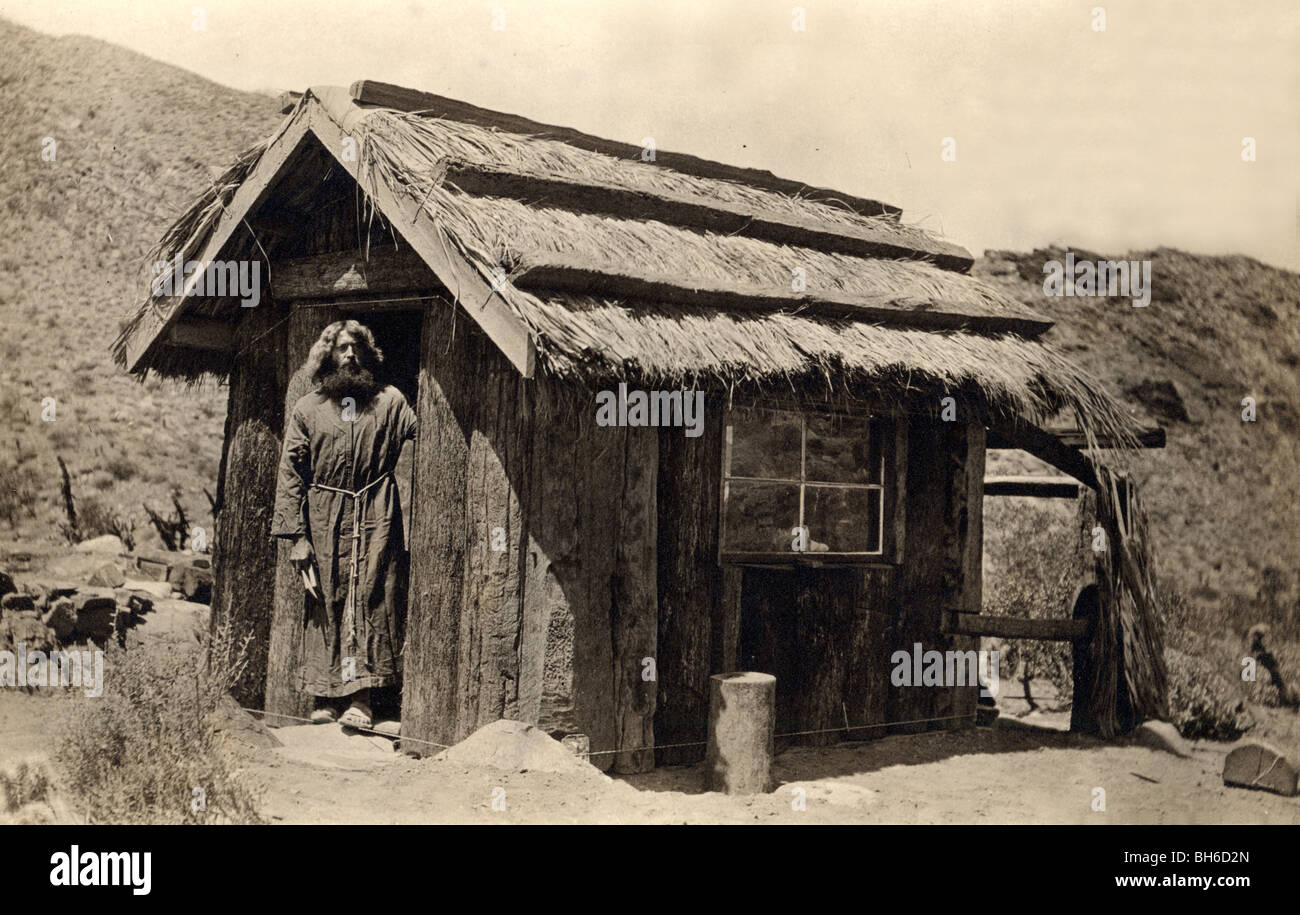 Exzentrische Einsiedler an Wüste Blockhaus Stockfoto