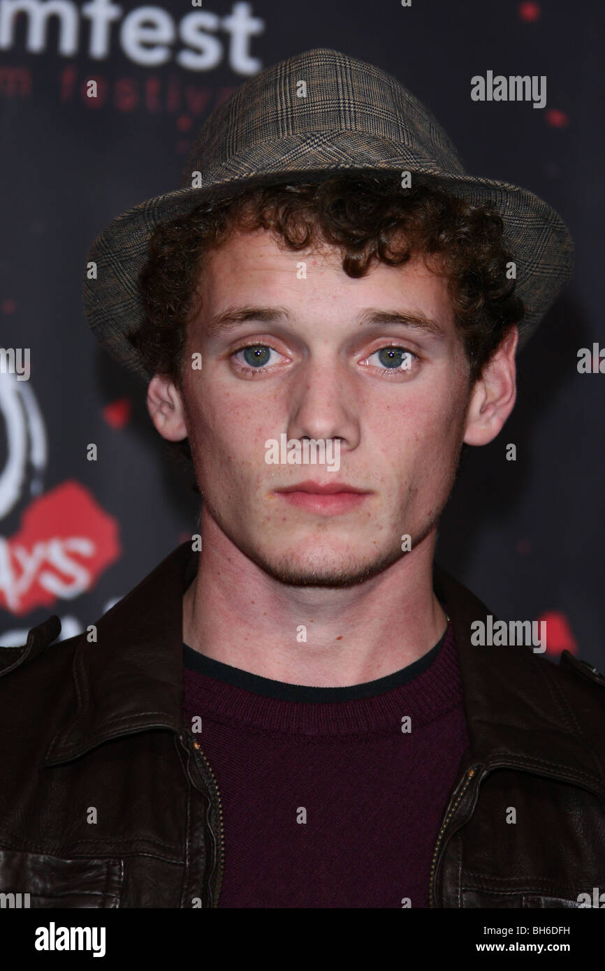 ANTON YELCHIN 30 DAYS OF NIGHT PREMIERE GRAUMANS CHINESE HOLLYWOOD LOS ANGELES USA 16. Oktober 2007 Stockfoto