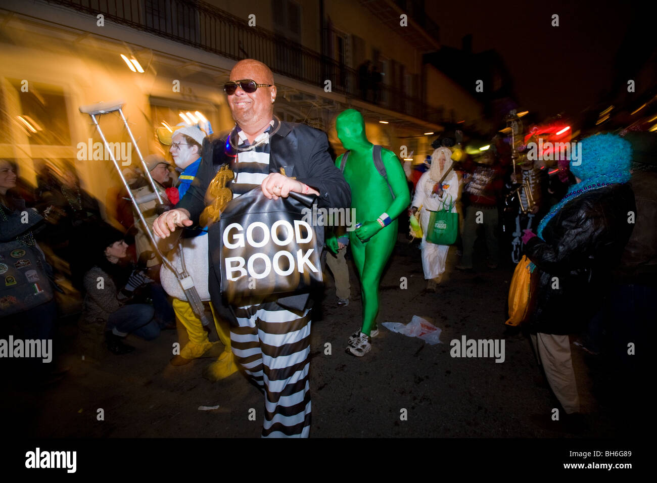 Krewe du Vieux ist nur Karneval Parade mit Schwimmern im French Quarter, New Orleans, Louisiana Stockfoto