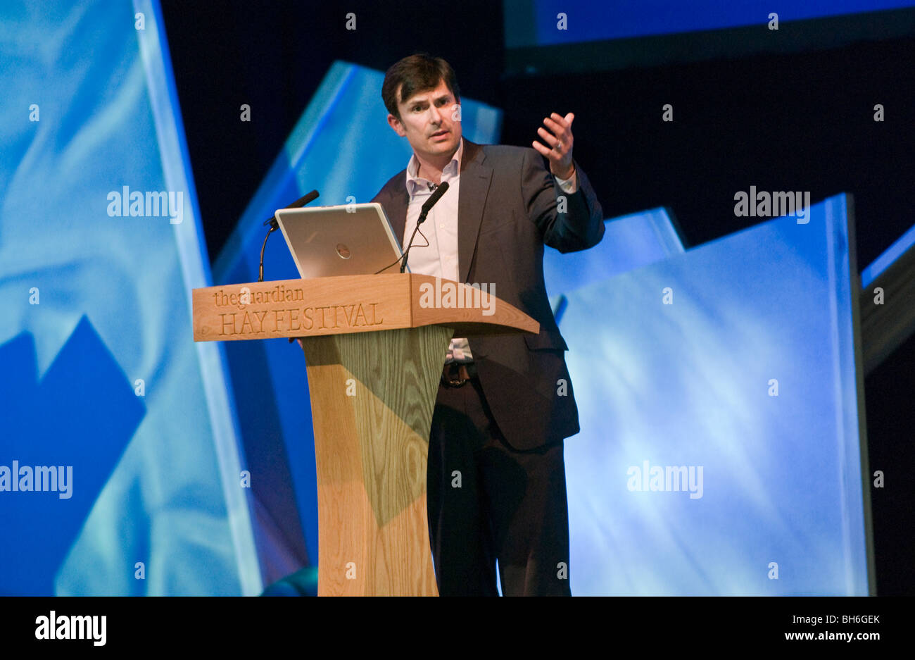 Wirtschaftsredakteur für BBC News Robert Peston abgebildet anlässlich Hay Festival 2009. Stockfoto