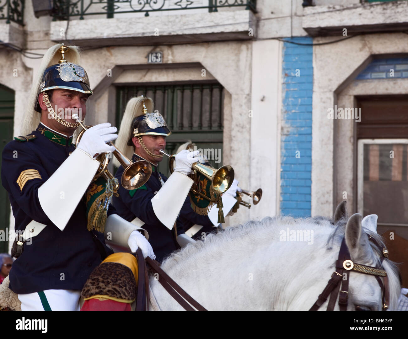 Militärische Wachen montiert auf Parade Lissabon Portugal Stockfoto