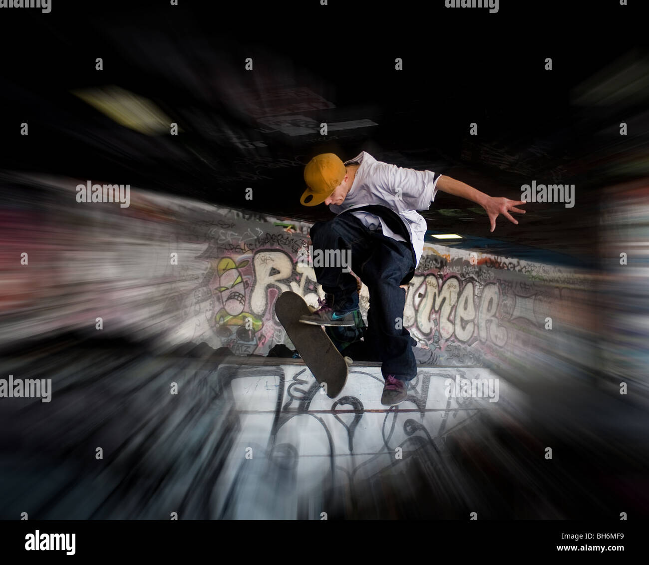 Skateboarding auf der South Bank in London. Foto von Gordon Scammell Stockfoto