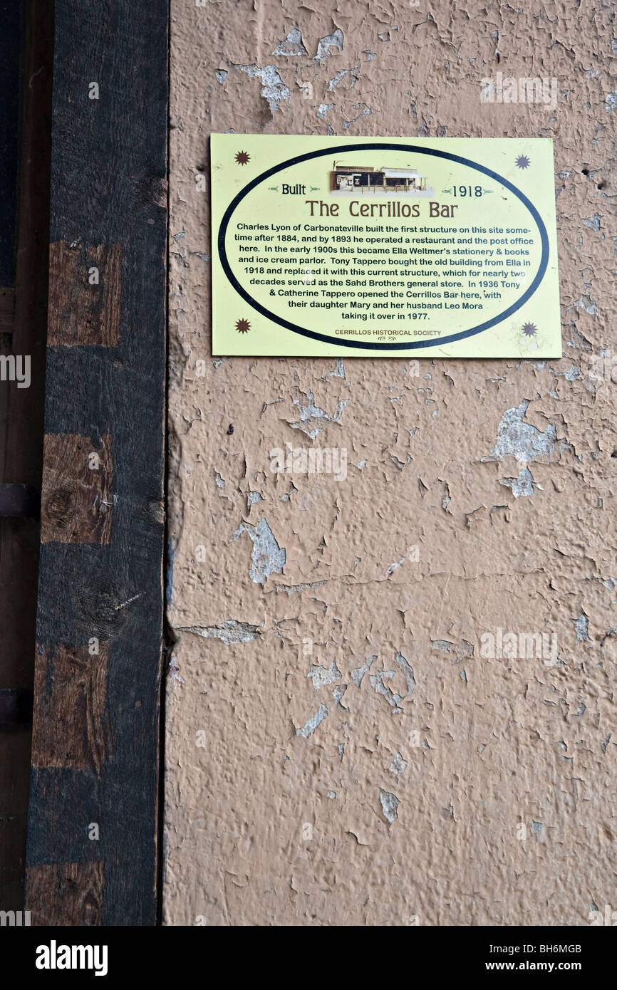 Interpretierende Zeichen über die Cerrillos Bar in Los Cerrillos, New Mexico Stockfoto