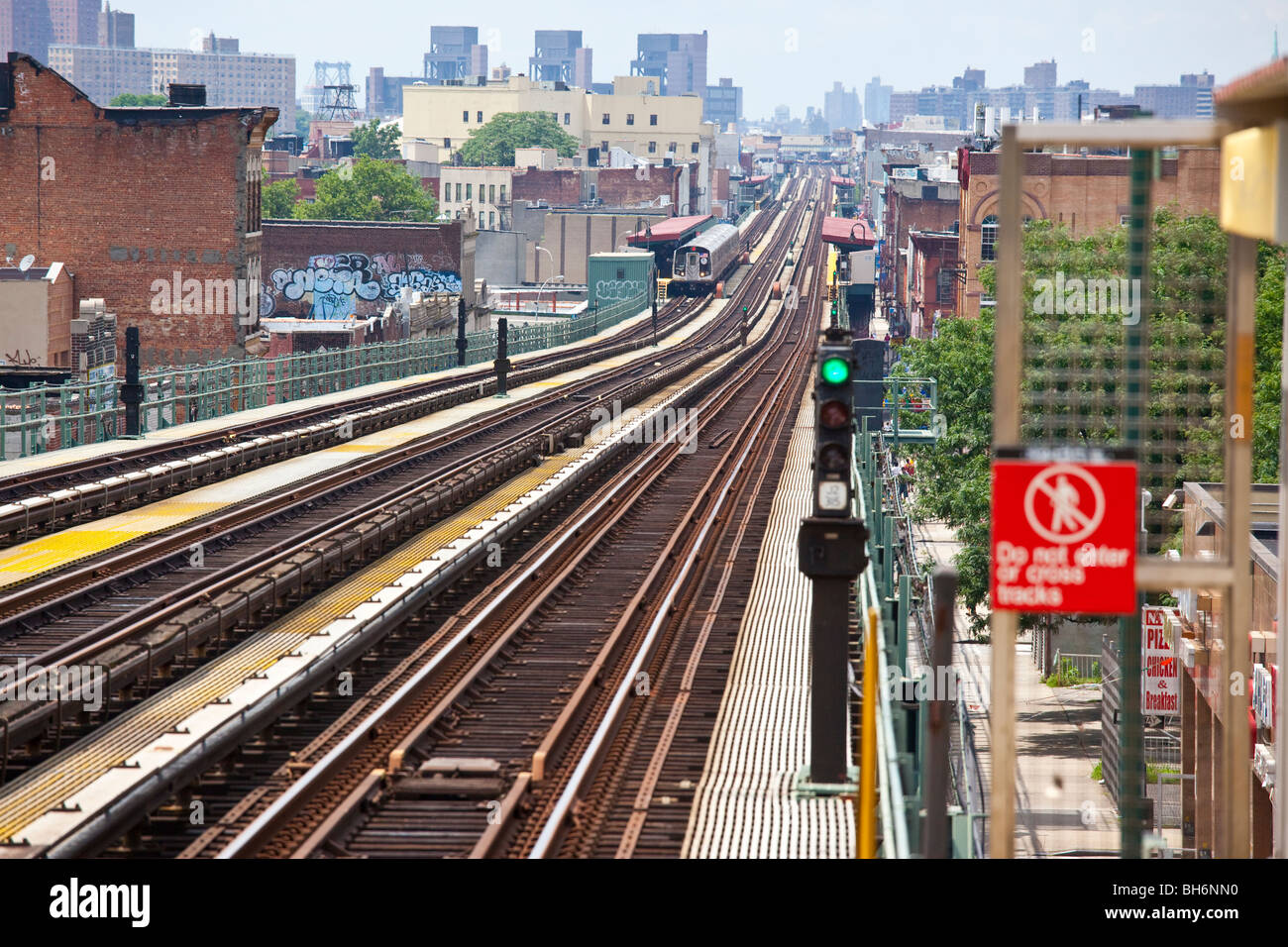 U-Bahn-Gleise in Brooklyn, NYC Stockfoto
