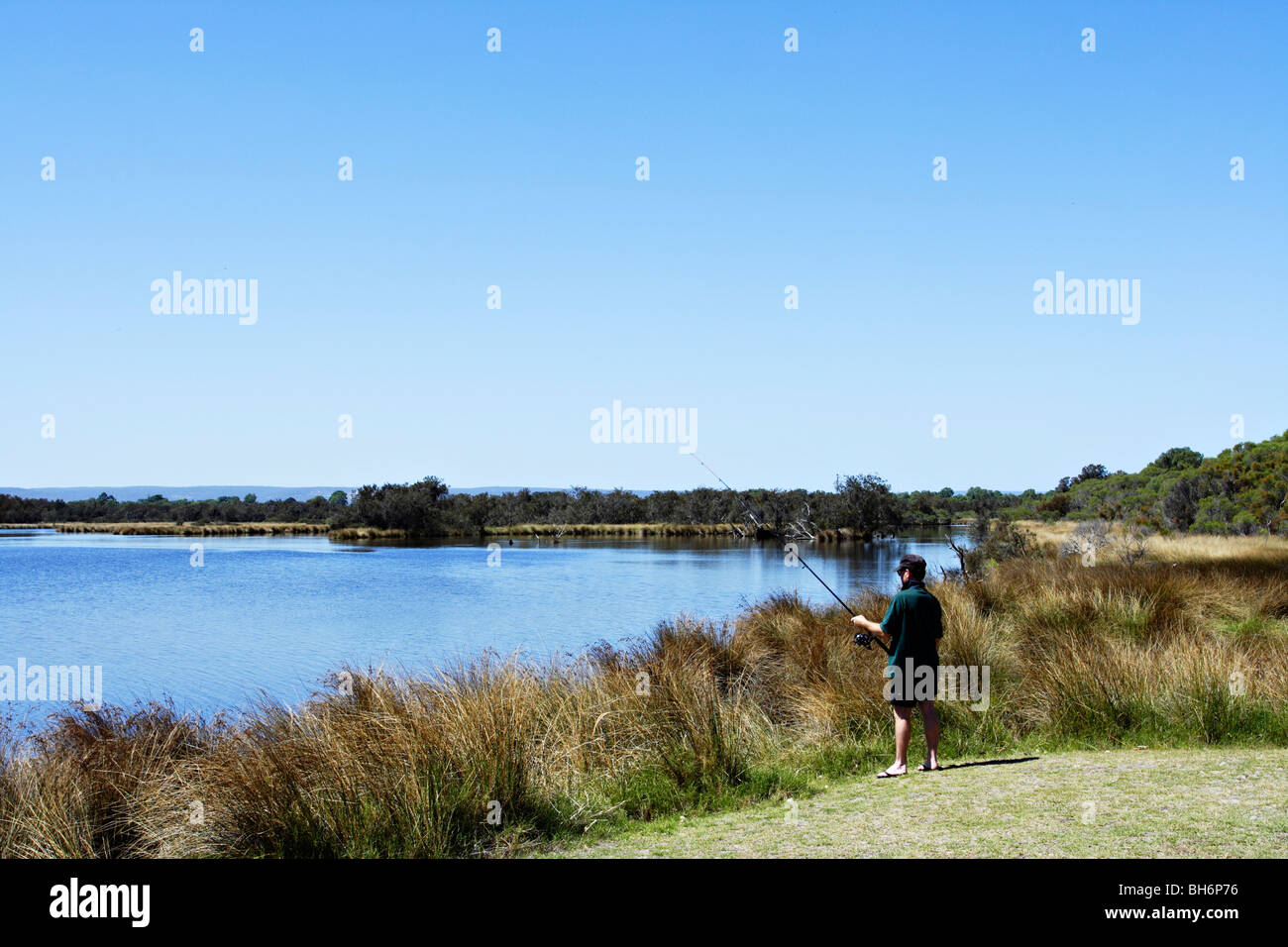 Angeln im Canning River Regional Park in der Nähe von Perth, Western Australia. Stockfoto