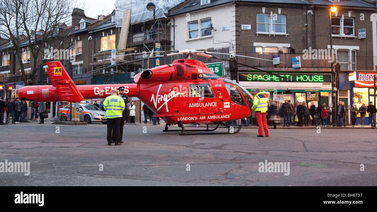 Air Ambulance - Hubschrauber Rettungsdienst (HEMS) - Tufnell Park in London - London Stockfoto