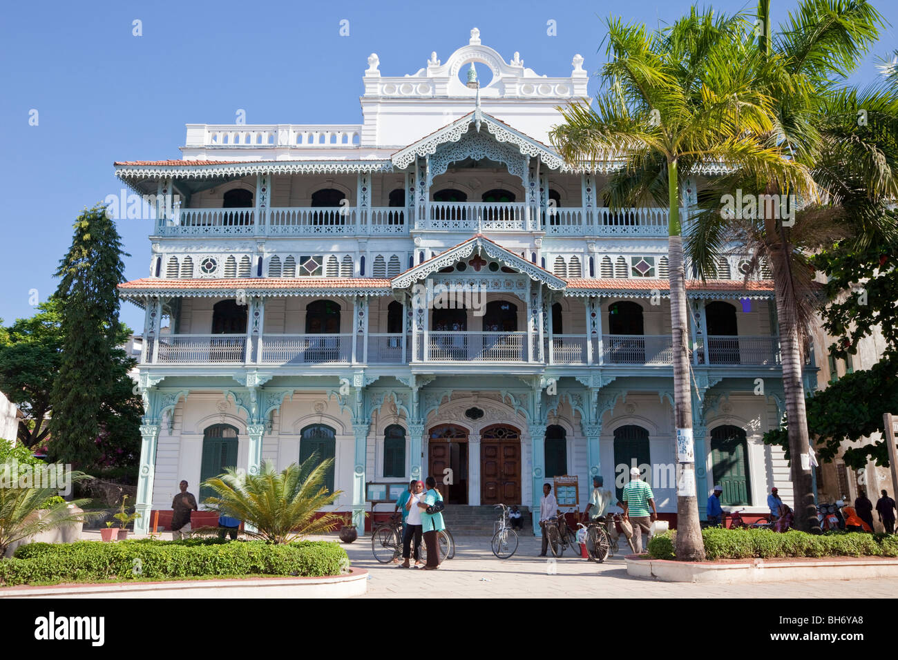 Stone Town, Sansibar, Tansania. Die alte Apotheke, oder Ithnasheri Apotheke, typisch für südasiatische Architektur auf Sansibar. Stockfoto