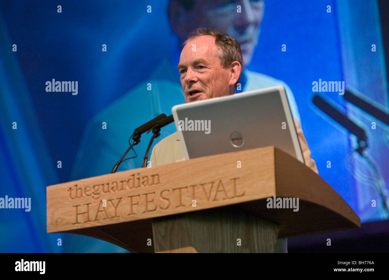 Simon Jenkins Journalist und Vorsitzender der National Trust reden über Wales Hay Festival 2009. Stockfoto