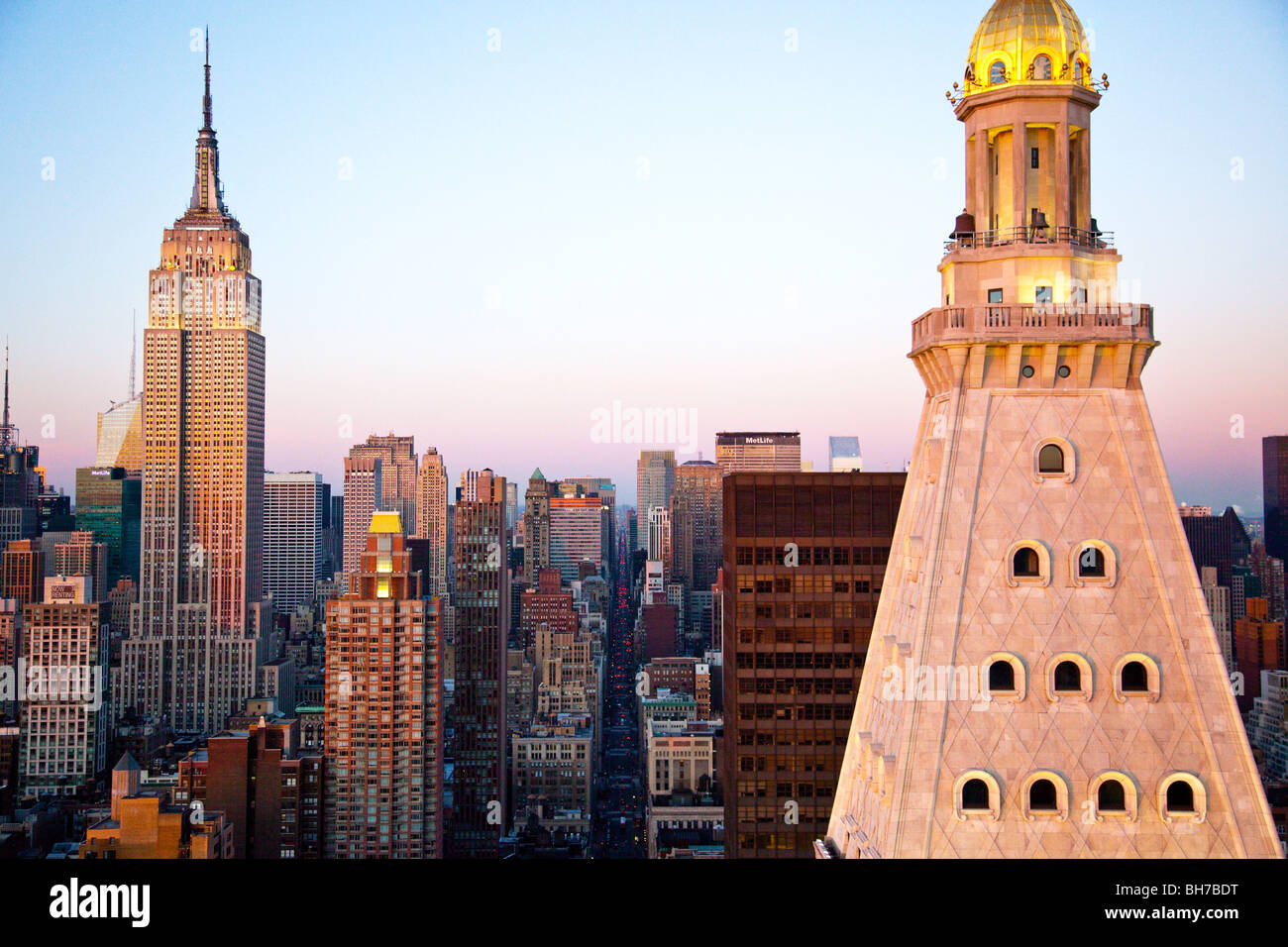 Empire State Building und das MetLife Building, New York City Stockfoto