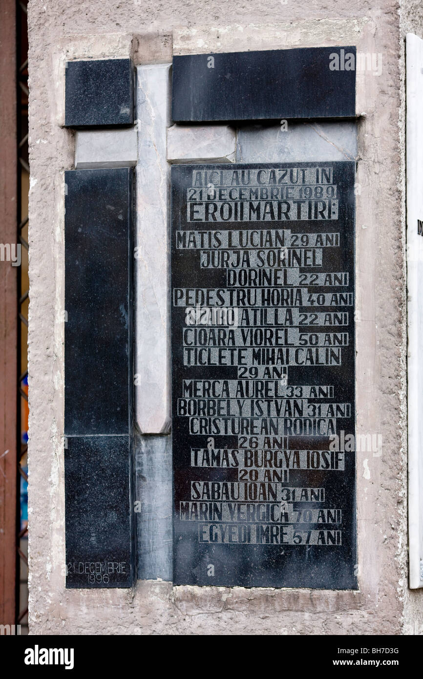 Gedenktafel für die Opfer der kommunistischen Revolution von 1989 Zähler in Cluj-Napoca Rumänien Stockfoto