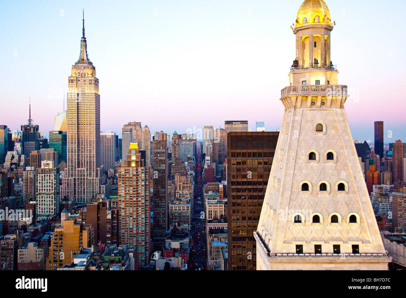 Empire State Building und das MetLife Building, New York City Stockfoto