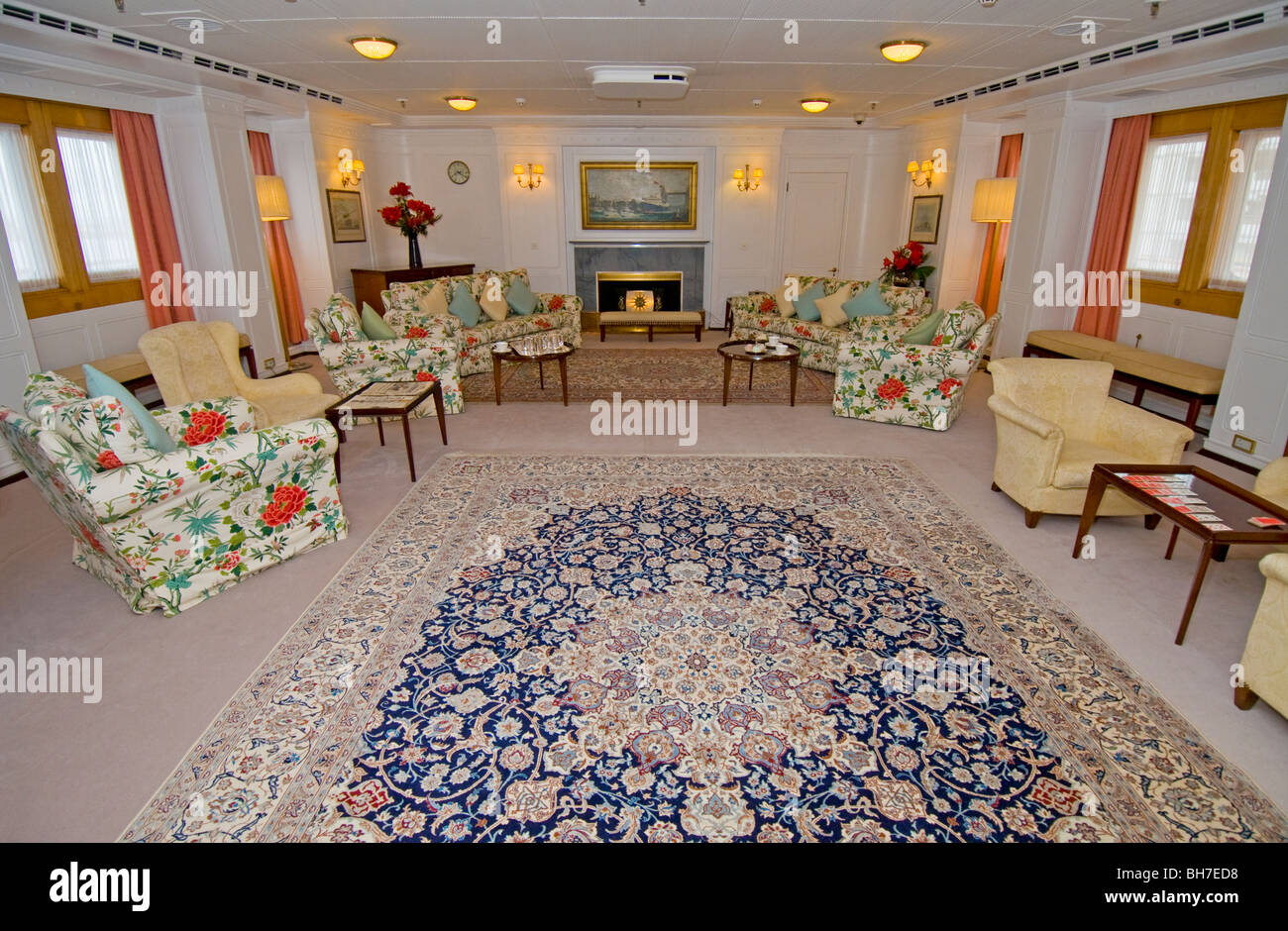 Der elegante Salon an Bord der Royal Yacht Britannia festgemacht th Ocean Terminal am Leith Edinburgh SCO 5969 Stockfoto