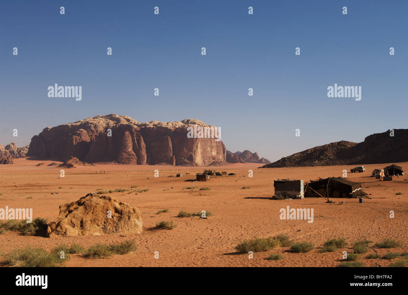 Wadi Rum, wo der spektakuläre Wüstenszenen David Leans epischen Film "Lawrence von Arabien" gedreht wurden, Süden von Jordanien Stockfoto