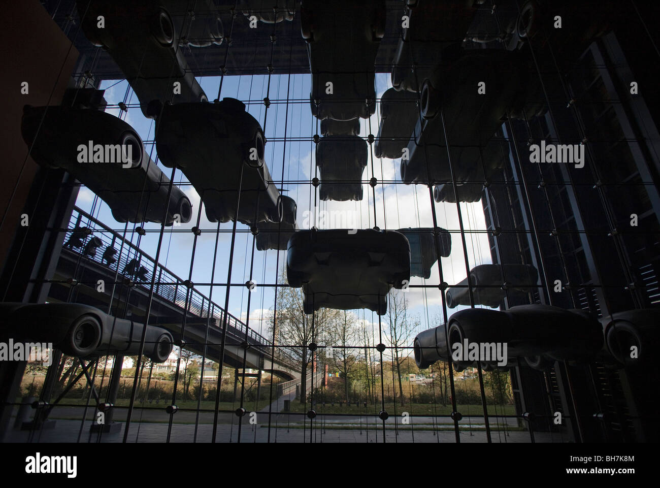 Eingang des Schlumpfs Motor Museum Mulhouse Frankreich Horizontal aufgehängt Autos 099169 Schlumpf Museum Stockfoto