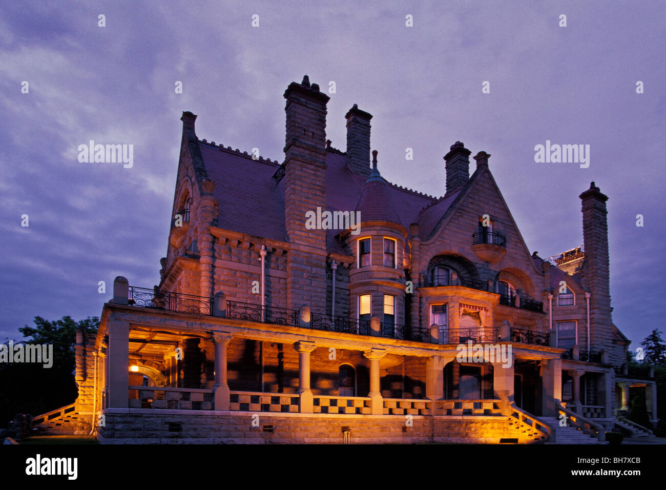 Außenansicht des Craigdarroch Castle Schloss Dämmerung an1880 Sandstein gebaut für schottischen Immigranten Robert Dunsmuir, Victoria, B Stockfoto