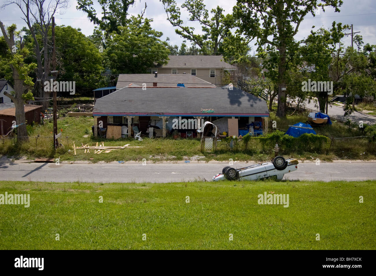 Eine Szene aus der unteren Ninth Ward von New Orleans, etwa acht Monate nach dem Hurrikan Katrina traf. Stockfoto