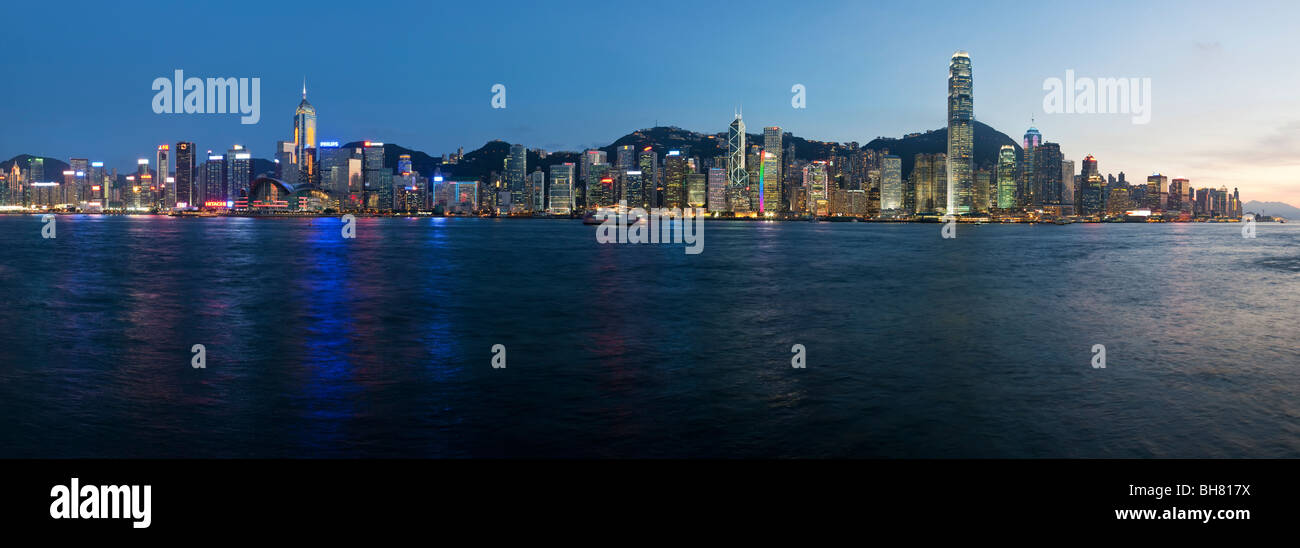 Skyline von Central, Hong Kong Island, Victoria Harbour, Hongkong, China, Asien Stockfoto